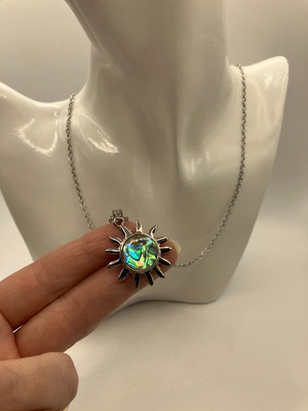 Abalone Paua Genuine Shell SUN Pendant 18-inch Stainless Steel Diamond cut chain